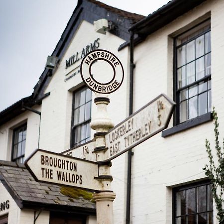 Hotel The Mill Arms Romsey Esterno foto