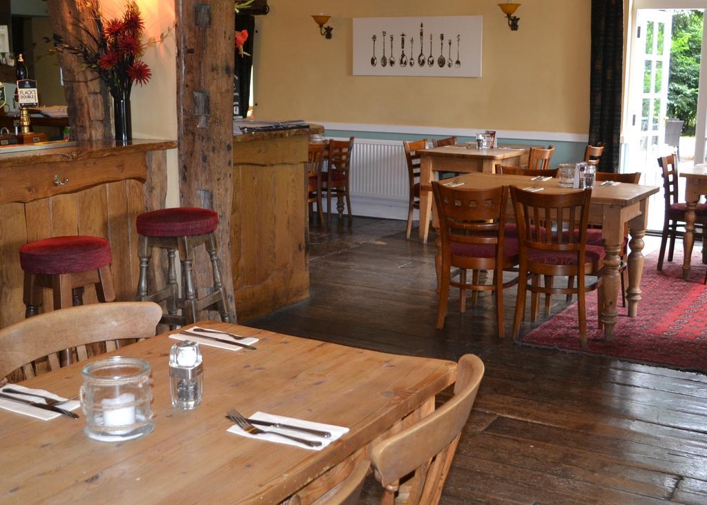 Hotel The Mill Arms Romsey Esterno foto