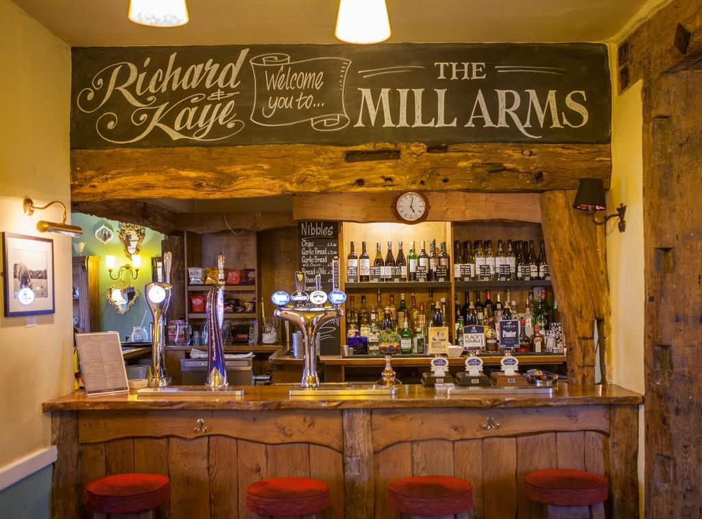 Hotel The Mill Arms Romsey Esterno foto