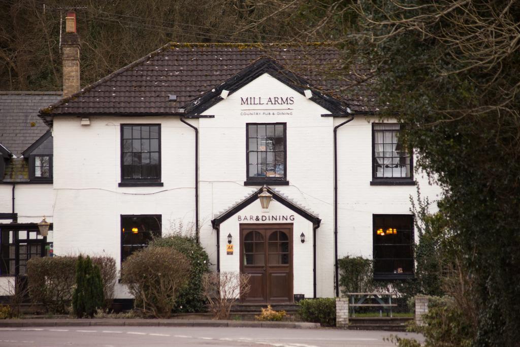 Hotel The Mill Arms Romsey Esterno foto