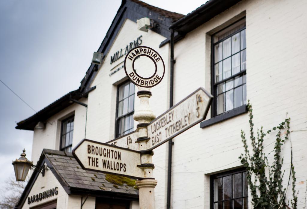 Hotel The Mill Arms Romsey Esterno foto