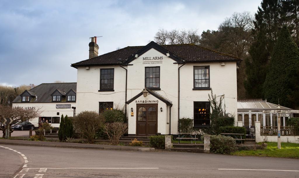 Hotel The Mill Arms Romsey Esterno foto
